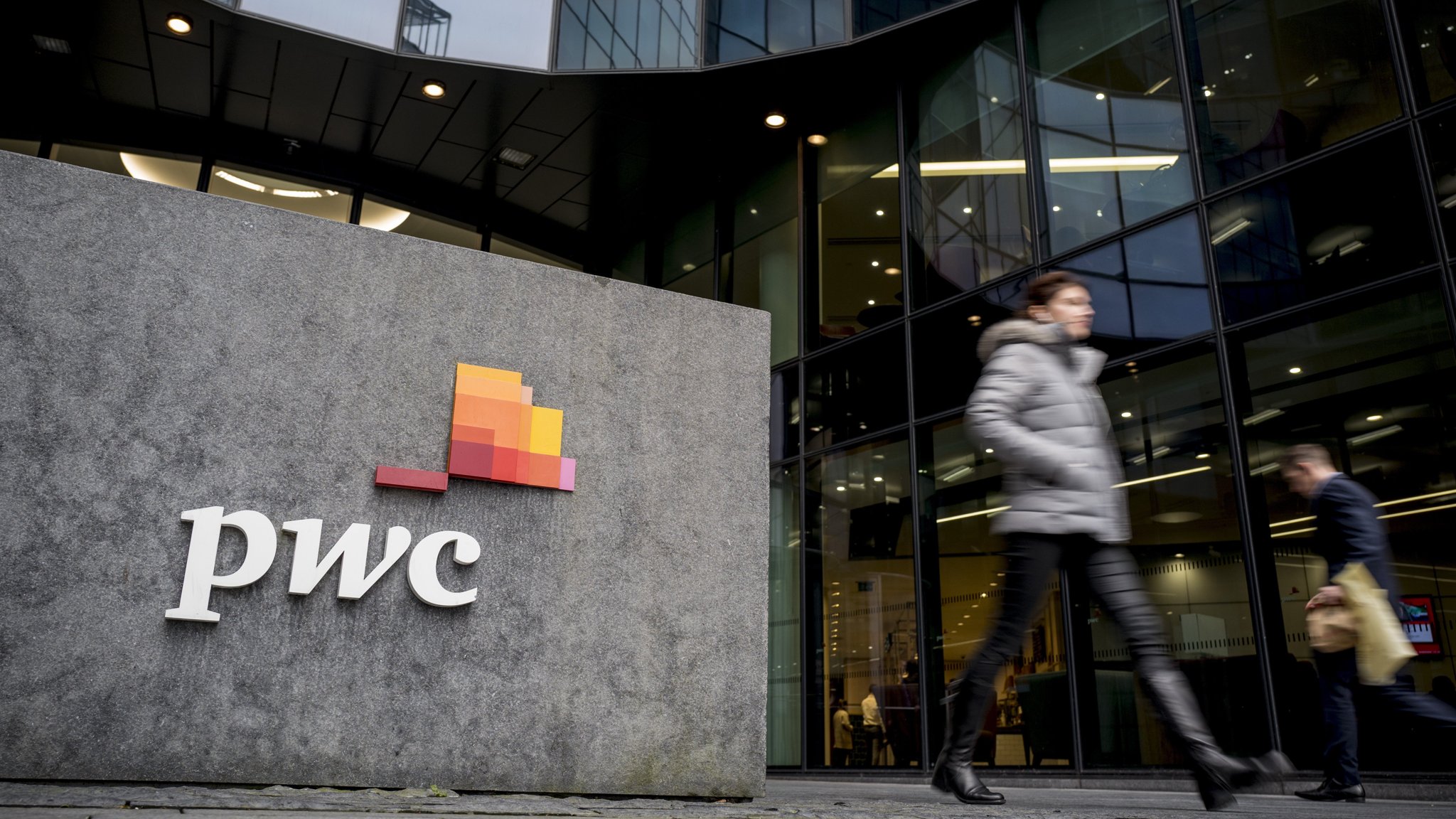 pwc-hq